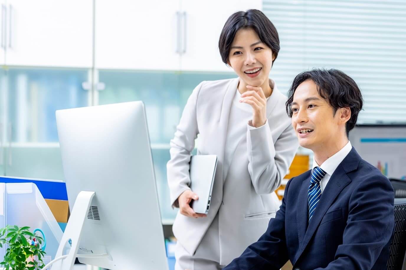 チェック中の社員